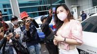 Penampilan santai Nabilla Gomes usai mengisi acara di Trans TV. (Foto: Palevi/detikcom) 