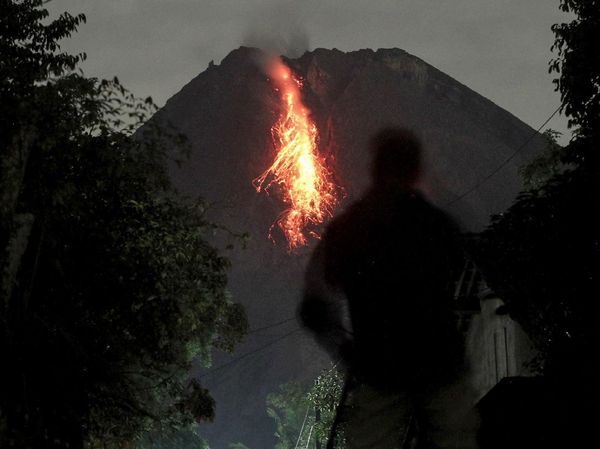 Gunung Merapi Kembali Erupsi