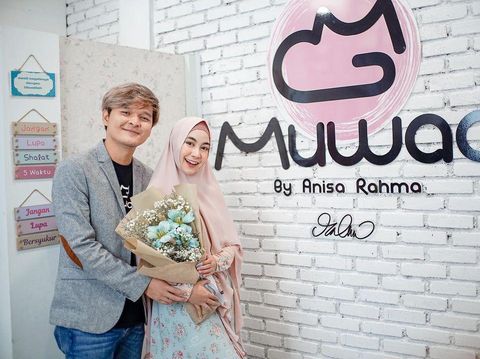 Anisa Rahma Adi merilis sepatu syar'i