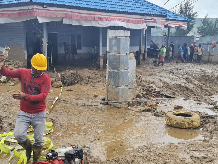 Banjir bandang terjadi di Kampung Uwibutu , Distrik Pantim, Kabupaten Paniai (dok istimewa)