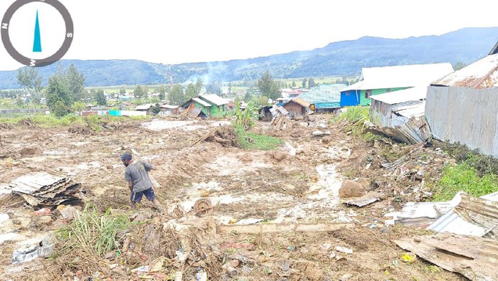 Banjir bandang terjadi di Kampung Uwibutu , Distrik Pantim, Kabupaten Paniai (dok istimewa)