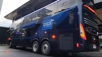 Secara spesifikasi, bus tingkat milik Perusahaan Rokok (PR) Sukun ini menggunakan bodi Laksana Legacy SR2, yang dipadu sasis premium Mercedes-Benz OH 2542, triple axle. Sasis ini dibekali mesin turbo intercooler 11.967 cc, yang bisa menghasilkan daya maksimal 422 dk dan torsi 1.900 Nm. Foto: Laksana