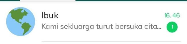 Ini membuktikan bahwa typo satu huruf saja bisa bikin arti kalimatnya jadi berbeda arti 100 persen. Mau bilang berduka cita malah jadi bersuka cita. Auto dihujat sekeluarga deh ini. Foto: Twitter.com/etrikaa38