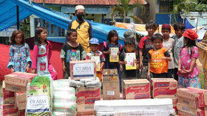CT ARSA Foundation-Dompet Amal Transmedia Bantu Korban Bencana Sulbar-Kalsel