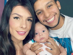 Foto: Kontroversi Pasangan Transgender Viral, Punya Bayi dari Rahim Suami