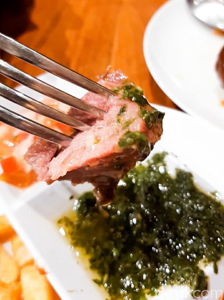 Fogo: Makan Brazilian BBQ Sepuasnnya Cuma Rp 125 Ribu!