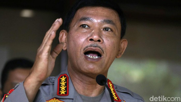 Kapolri Jenderal Pol Idham Azis mengantarkan calon Kapolri Komjen Pol Listyo Sigit Prabowo menjalani uji kelayakan dan kepatutan yang dilaksanakan Komisi III DPR RI, Jakarta, Rabu (20/01/2021).