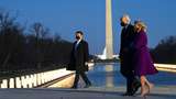 Kemesraan Joe Biden dan Jill Biden di Acara Pelantikan Presiden AS