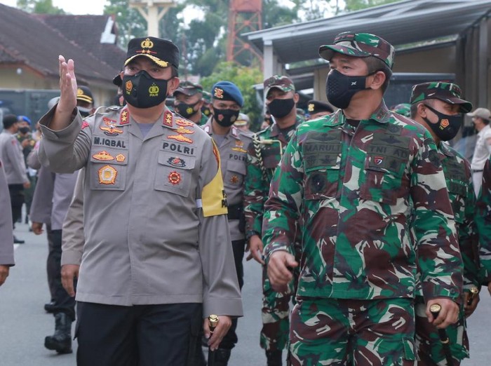 Kapolda NTB, Irjen Mohammad Iqbal dan Pangdam IX/Udayana Mayjen TNI Maruli Simanjuntak (dok Polda NTB)