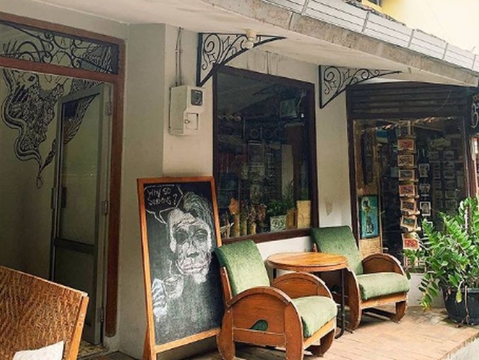 kedai kopi dalam gang sempit Kedai Kopi yang Ada di Gang Sempit