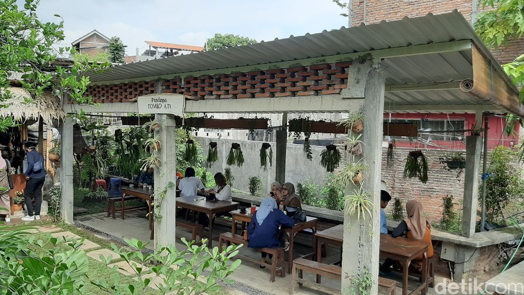 Kedai Kopi yang Ada di Gang Sempit