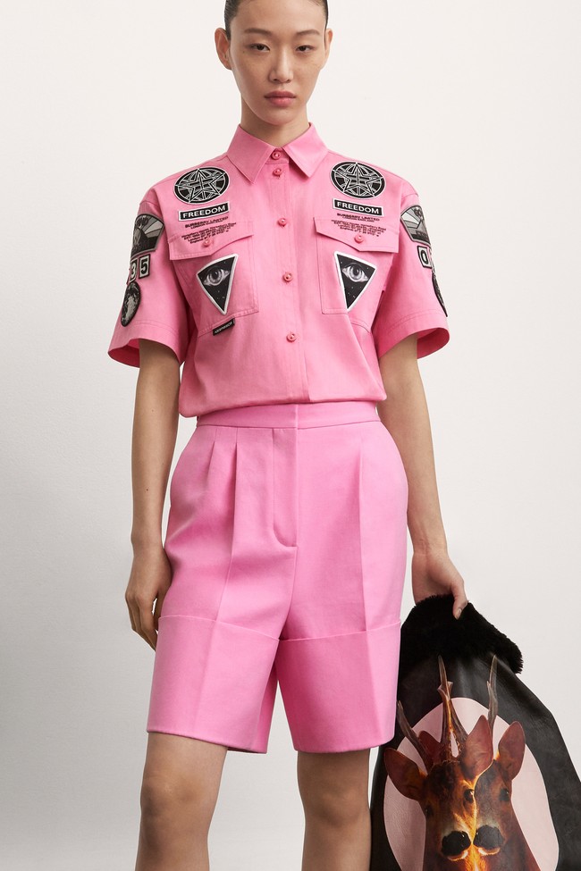 Ini adalah seragam ku untuk outdoor, begitu kata desainer Burberry, Riccardo Tisci mengenai koleksi pre fall 2021 yang baru dirilis. Berikut selengkapnya koleksi pre fall 2021 Burberry. Foto: Dok. Burberry