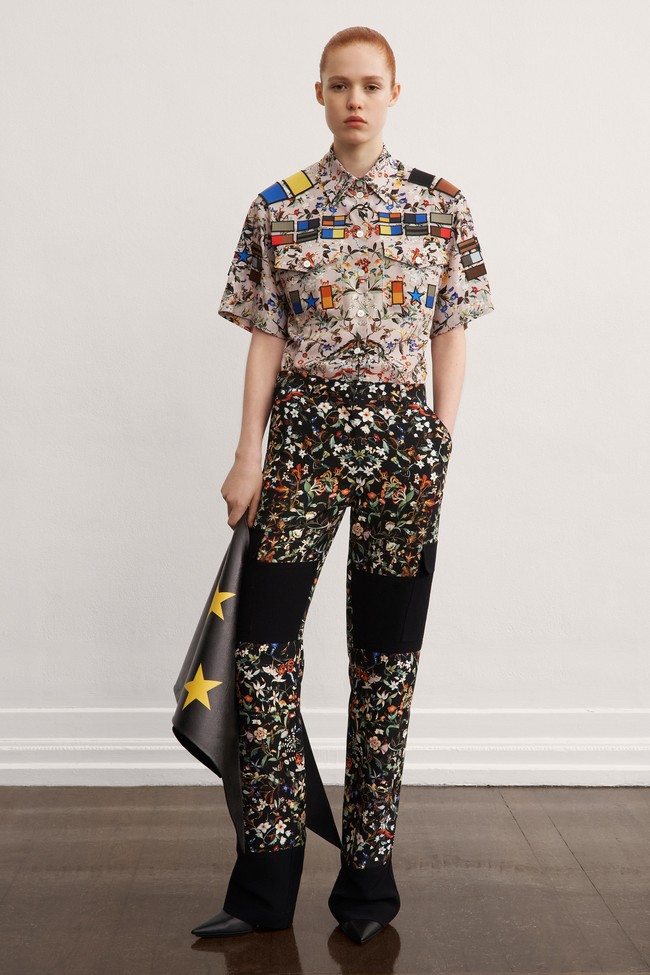 Ini adalah seragam ku untuk outdoor, begitu kata desainer Burberry, Riccardo Tisci mengenai koleksi pre fall 2021 yang baru dirilis. Berikut selengkapnya koleksi pre fall 2021 Burberry. Foto: Dok. Burberry