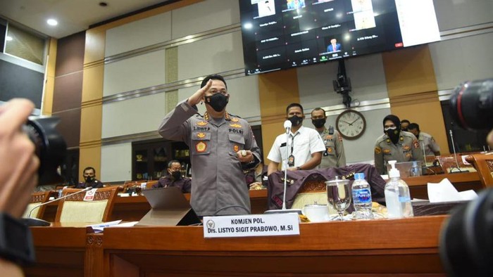 Komjen Listyo Sigit Prabowo mengikuti fit and proper test calon Kapolri di Komisi III DPR