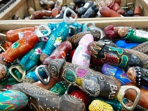 Mengenal Lolok, Pembuka Tutup Botol Bali Souvenir Khas Pulau Dewata