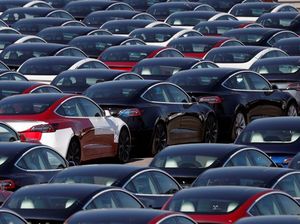 Ancaman PHK Massal di Balik Rencana Tarif Impor Mobil Trump
