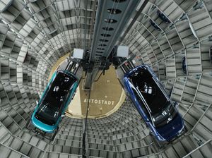 Melihat Foto-foto Pabrik Mobil Listrik Dunia