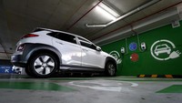 Hyundai juga menjadi salah satu produsen otomotif yang cukup serius menggarap mobil listrik. Melansir dari Car and Drive, perusahaan baru saja meluncurkan platform khusus untuk EV, bernama electric-global modular platform alias E-GMP. Getty Images/Brendon Thorne  
