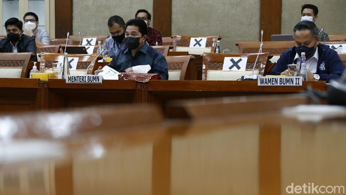 Menteri BUMN RI Erick Thohir dan Komisi VI DPR menggelar rapat kerja membahas pelaksanaan pembelian Vaksin COVID-19.