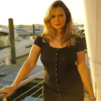 Wanita dengan segala bentuk tubuh mulai eksis di panggung peragaan. Katya Zharkova adalah model asal Belarusia yang mempromosikan keragaman bentuk tubuh dan model tidak perlu berukuran baju 0. Foto: Instagram @katyazharkova