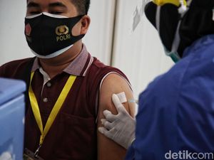 Kemenkes: Masih 20% Tenaga Kesehatan yang Belum Divaksinasi