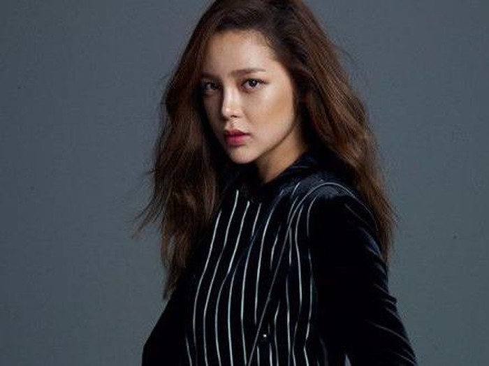Park Si Yeon