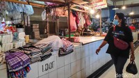 Aksi mogok akan berlangsung selama 3 hari ke depan mulai hari ini. Hal itu tampak kontras dengan lapak-lapak komoditas lainnya yang kondisinya normal.