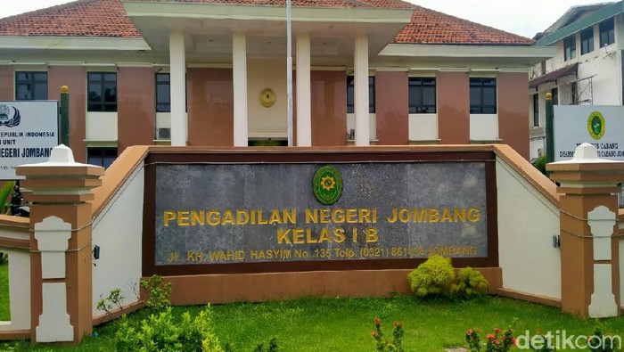 Pengadilan Negeri Jombang Di-Lockdown