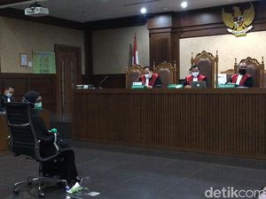 Air Mata Pinangki Mohon Vonis Ringan Kasus Fatwa MA