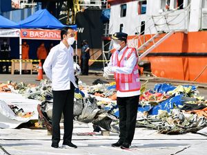 Arahan Jokowi soal Penerbangan dari Lokasi Sriwijaya Air Dievakuasi