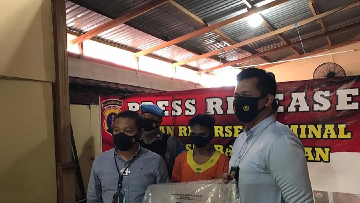 Satreskrim Polresta Balikpapan saat melakukan rilis kasus pencurian di Asrama Polisi.