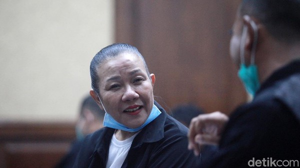 Senyum Santai Maria Lumowa, Terdakwa Pembobol Bank BNI Rp 1,7 Triliun