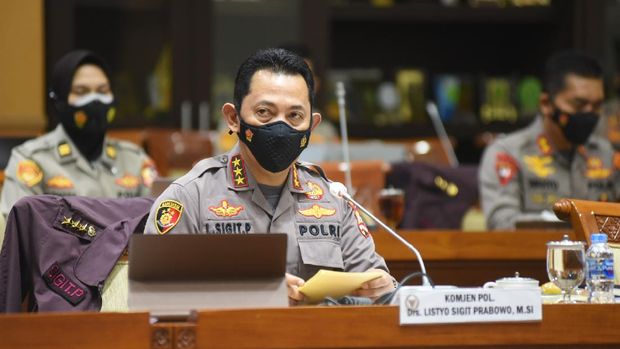 Suasana fit and proper test calon Kapolri Komjen Listyo Sigit Prabowo