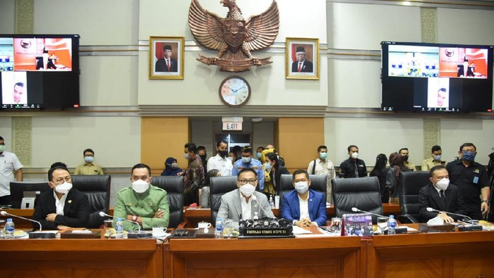 Suasana fit and proper test calon Kapolri Komjen Listyo Sigit Prabowo