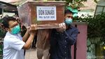 Suasana Haru Iringi Pemakaman Pilot Naim Air Korban Sriwijaya Air