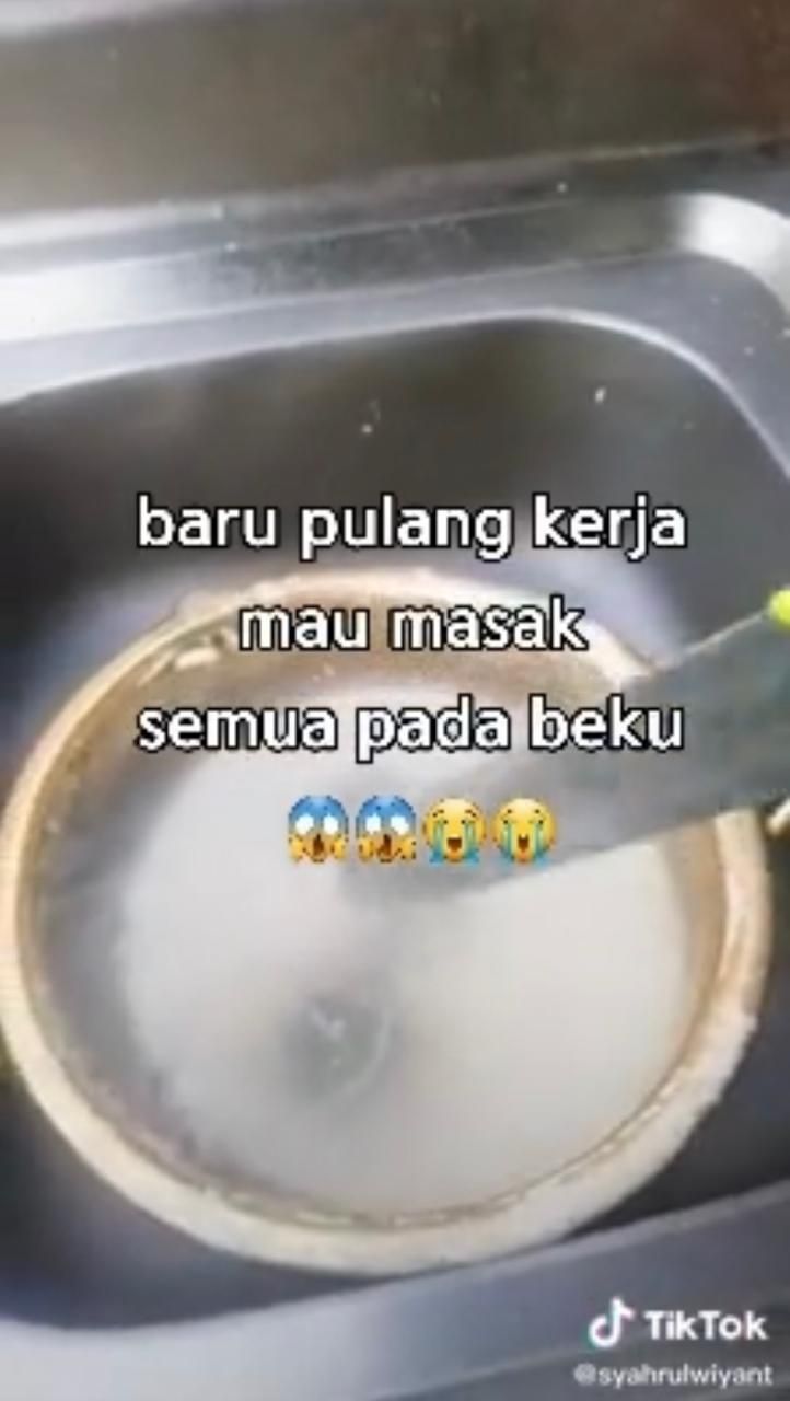 Tinggal di Korea, Pria Ini Kaget Cucian Piringnya Jadi Es Batu