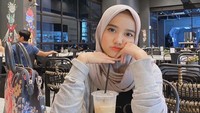 Nama Wirda Mansur belakangan disorot lantaran ayahnya, ustaz Yusuf Mansur, ingin menjodohkan dirinya. (Foto: dok. Instagram @wirda_mansur) 