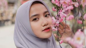 10 Potret Wirda Mansur, Bikin Hati Adem dan Bilang Masyaallah!