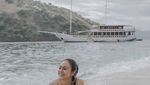Indahnya Labuan Bajo Vs Cantiknya Wulan Guritno
