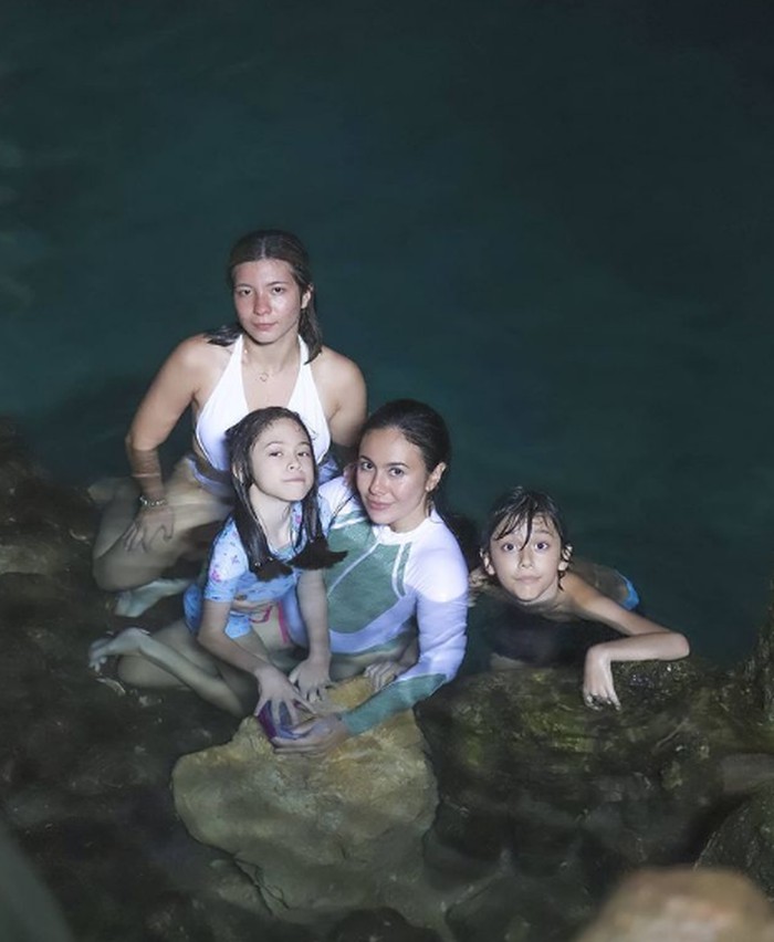 Indahnya Labuan Bajo Vs Cantiknya Wulan Guritno