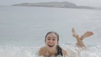 Wulan Guritno termasuk artis yang sering menghabiskan waktu liburan dengan berkunjung ke destinasi domestik. (wulanguritno/Instagram)