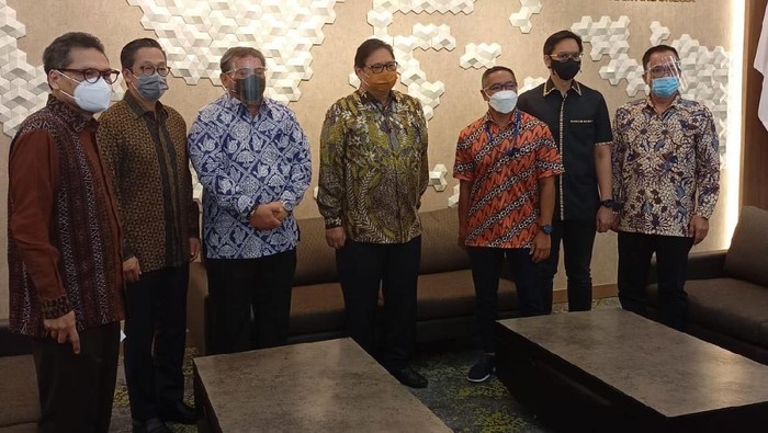 Airlangga Hartarto Terima Pengurus AFPI Asosiasi Fintech Pendanaan Bersama Indonesia (AFPI) beraudiensi dengan Menko Perekonomian Airlangga Hartarto. AFPI turut membantu inklusi keuangan nasional.