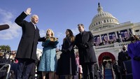 Alkitab itu sudah dimiliki oleh keluarga Biden secara turun temurun dan menjadi saksi bisu dari karir politik keluarga Biden. Saul Loeb/Pool Photo via AP.