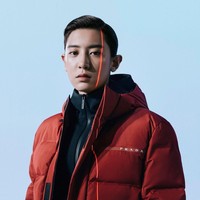 8. Chanyeol EXOSelain Irene, Chanyeol juga diungkap jadi brand ambassador Prada di waktu yang bersmaaan. Pria yang sedang menjalani wajib militer tersebut total mengunggah enam postingan hingga hari ini yang masing-masing diprediksi bernilai $450.000 (Rp 6,4 miliaran). Foto: Instagram @prada