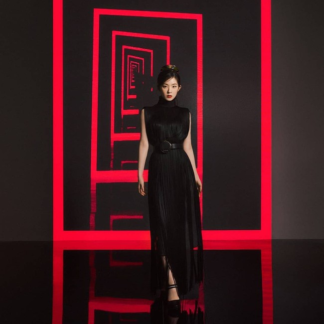 10. Irene Red VelvetDilansir Vogue Business, Irene adalah salah satu artis yang mendapat penghasilan fantastis dari kontrak endorsement-nya. Menjadi wajah brand fashion Prada sejak 2021, penulis Kati Chitrakorn memprediksi ia mendapat rata-rata $400.000 (Rp 5,7 miliaran) per postingan. Foto: Instagram @prada