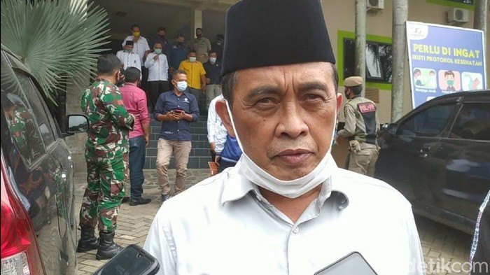 Cabup Sukabumi Abubakar memberikan selamat kepada Marwan-Iyos yang menang Pilkada