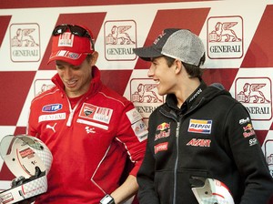 Ini Beda Casey Stoner dan Marc Marquez di Mata Dovizioso