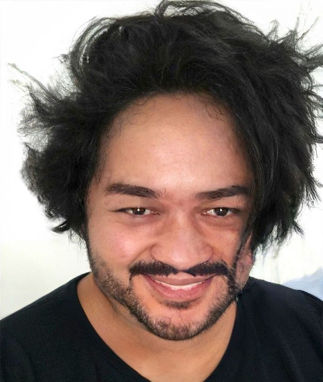 Kalau yang satu ini foto Sinyorita Esperanza kalau punya kumis dan brewok. Dengan ditambah gaya rambut yang agak berantakan, penampilannya jadi terlihat sangar banget nih.. Foto: Instagram/@sinyoritaesperanza