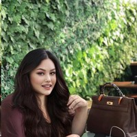 Nah kalau ini potret Ivan Gunawan jika memiliki rambut panjang. Tak sedikit yang menyebutnya jadi mirip Aurel Hermansyah. Gimana nih menurutmu? Foto: Instagram/@ivan_gunawan