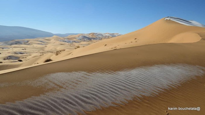 Gurun sahara bersalju di awal Januari 2021.